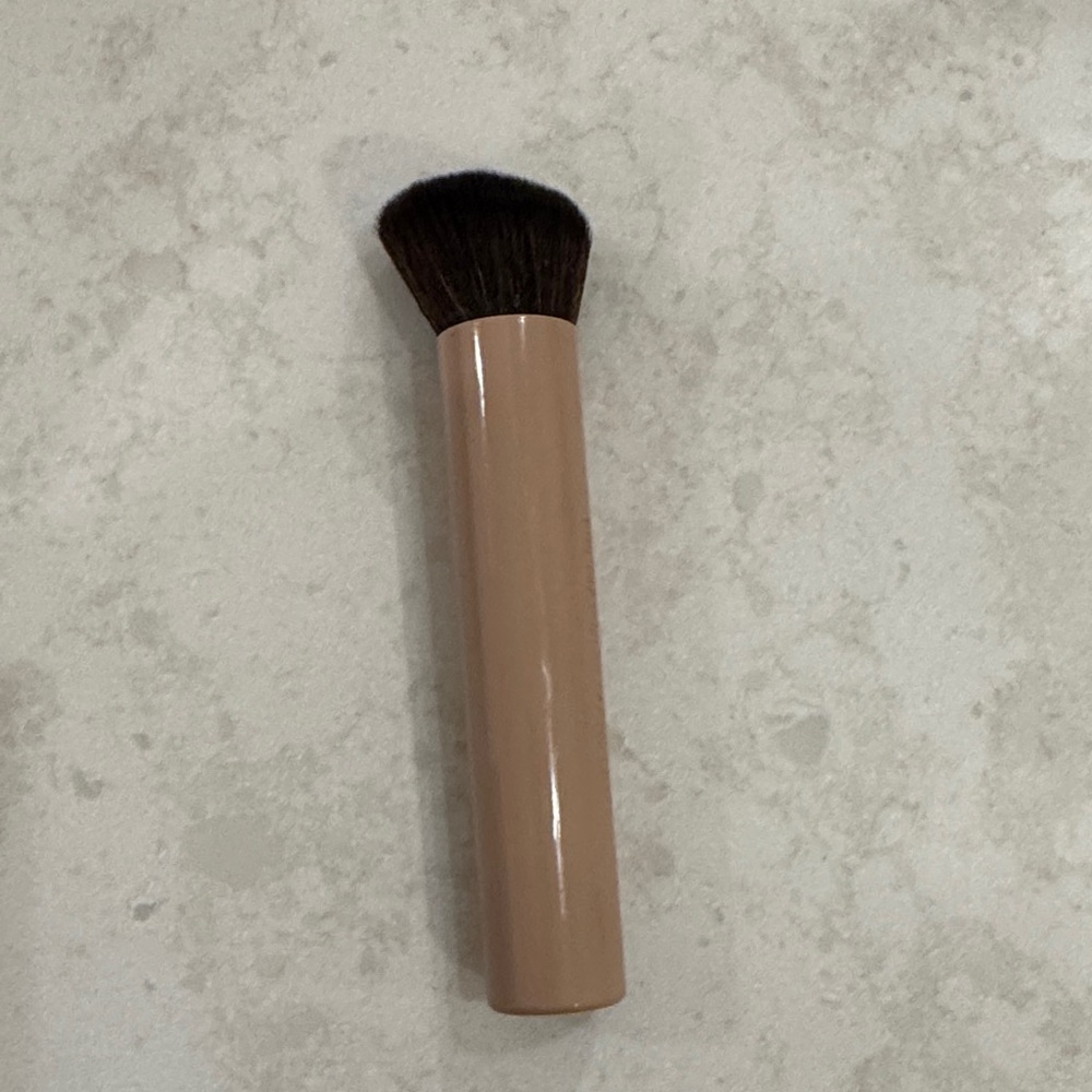 Professional Makeup Brush with Tan Handle